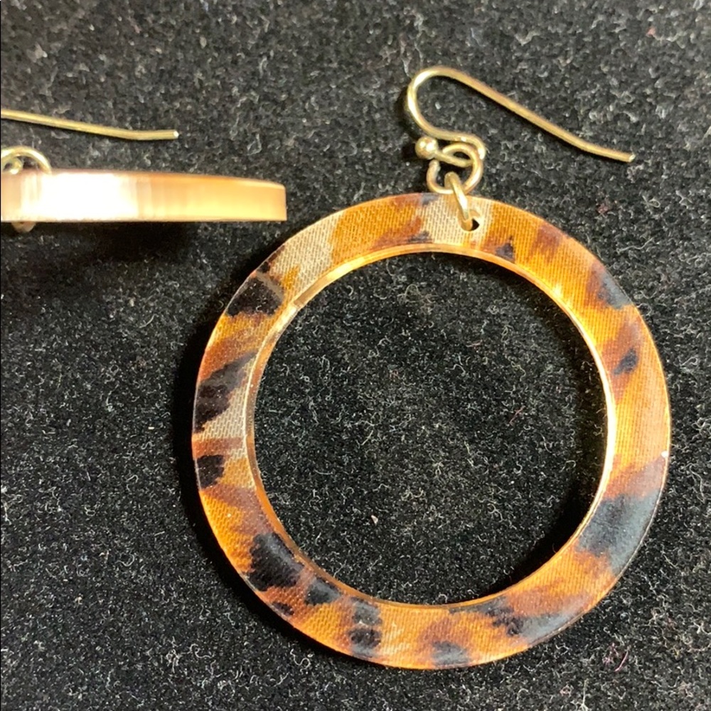 Cheetah earrings! - Picture 4 of 4